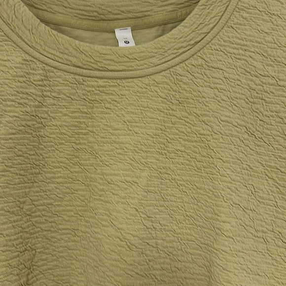 NWT Lululemon Top - Picture 2 of 6
